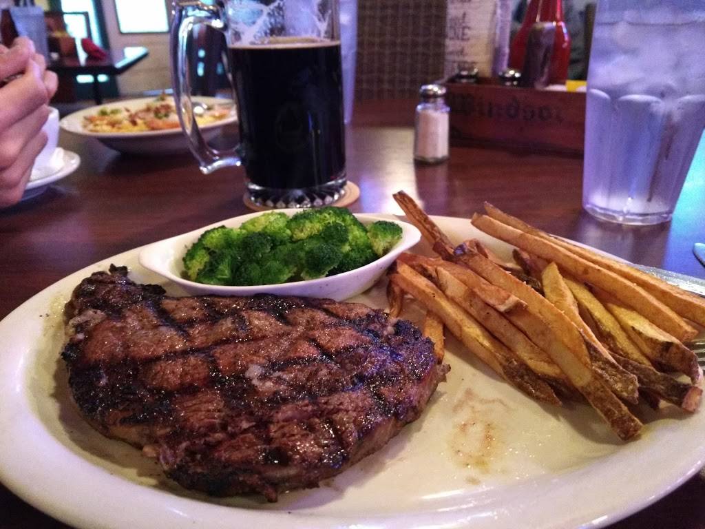 Joes Place | restaurant | 120 N Live Oak St, Fayetteville, TX 78940, USA | 9793789035 OR +1 979-378-9035