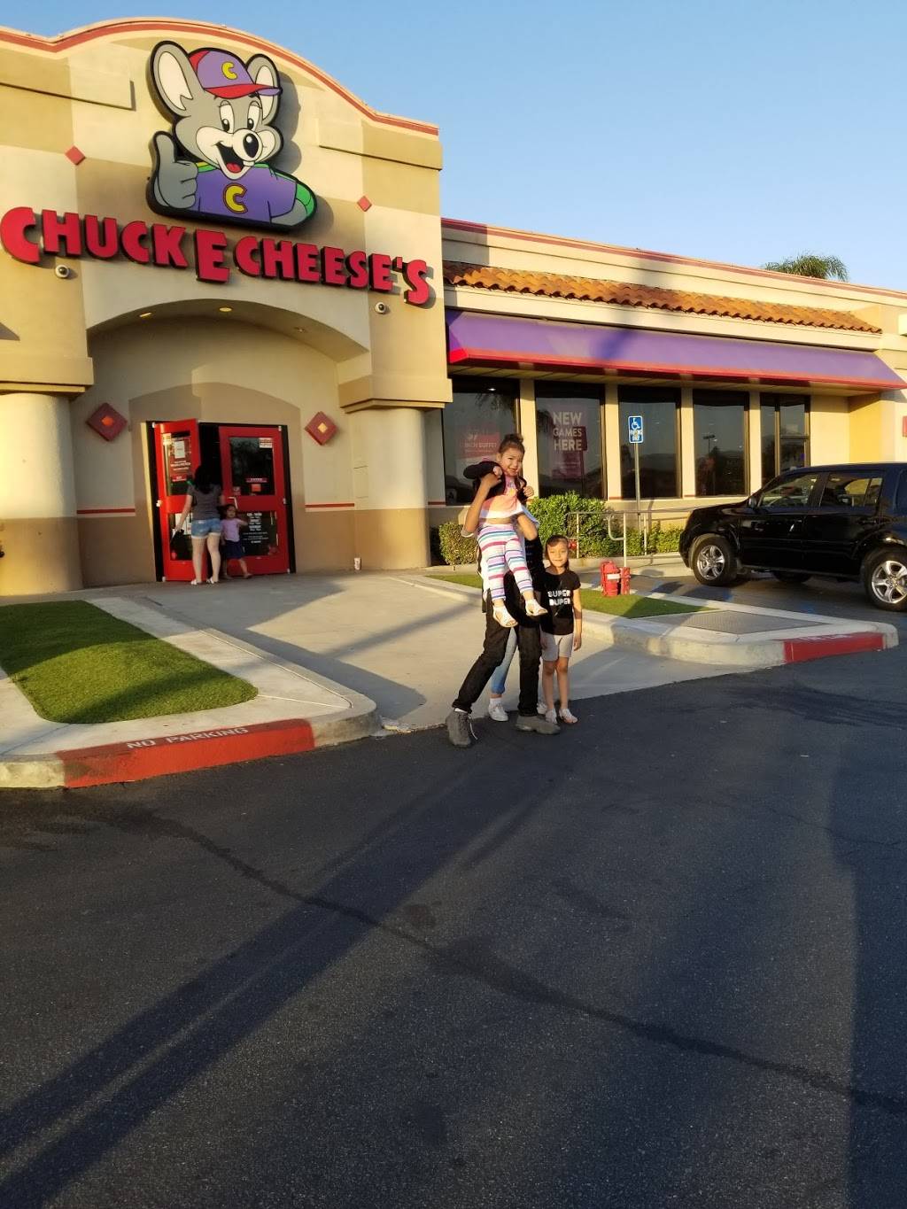 Chuck E. Cheeses | restaurant | 191 N McKinley St, Corona, CA 92879, USA | 9512799903 OR +1 951-279-9903