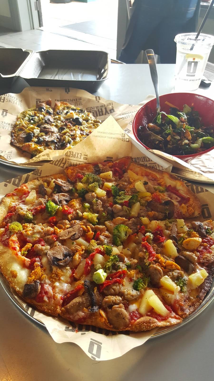 Pyros Fire Fresh Pizza | restaurant | 1199 Ridgeway Rd, Memphis, TN 38119, USA | 9013798294 OR +1 901-379-8294