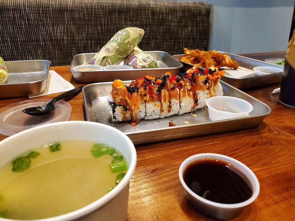 Sushi Freak | restaurant | 6450 N Desert Blvd f103, El Paso, TX 79912, USA | 9152090313 OR +1 915-209-0313