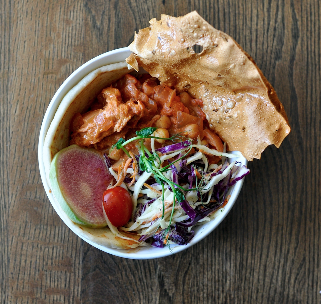 LGros Luxe Victoriaville | restaurant | 150 Boulevard des Bois Francs S, Victoriaville, QC G6P 4S3, Canada | 8196044627 OR +1 819-604-4627