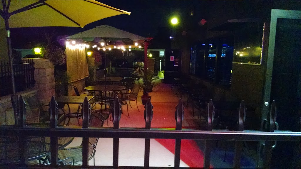 Uncle Rays Place | restaurant | 24502 W Warren St, Dearborn Heights, MI 48127, USA | 3135623309 OR +1 313-562-3309