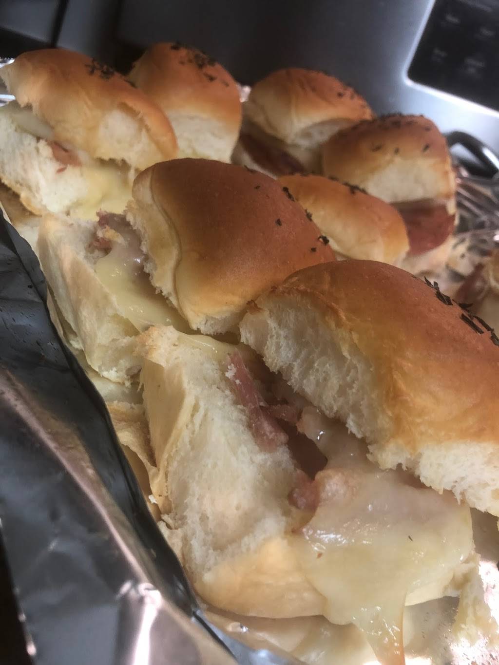 MADD Munchies | restaurant | 5536 Cardiff Ct, Richmond, VA 23227, USA | 7575102806 OR +1 757-510-2806