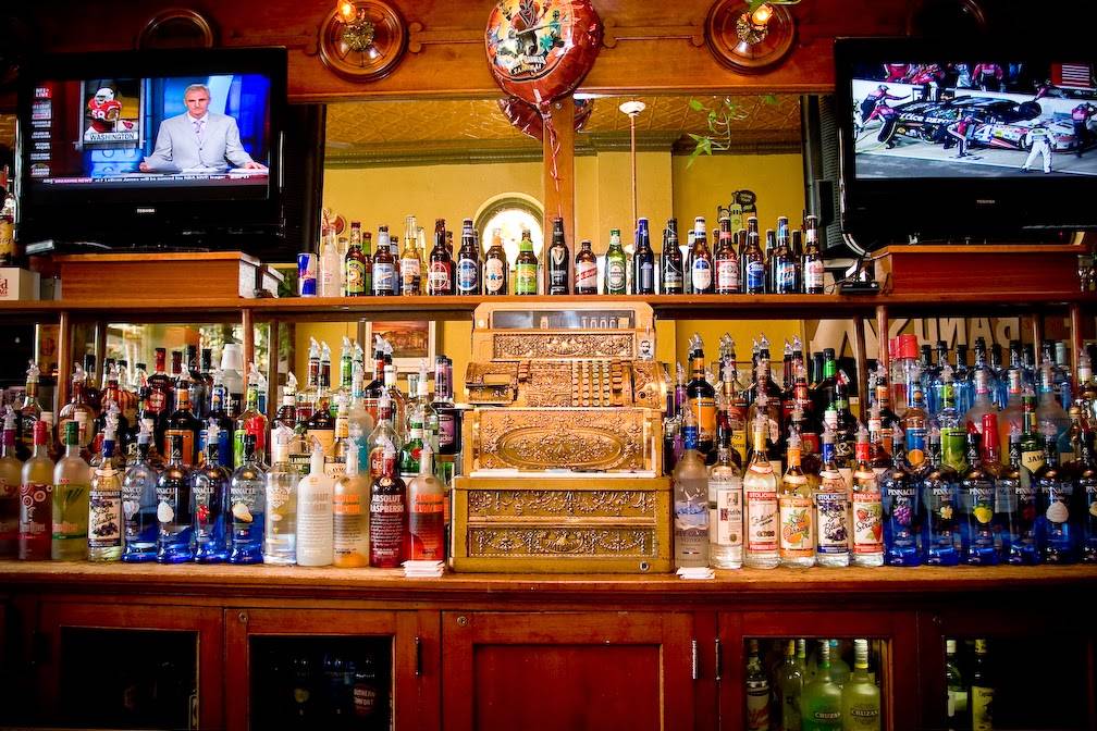 Columbia Street West | restaurant | 135 W Columbia St, Fort Wayne, IN 46802, USA | 2604225055 OR +1 260-422-5055