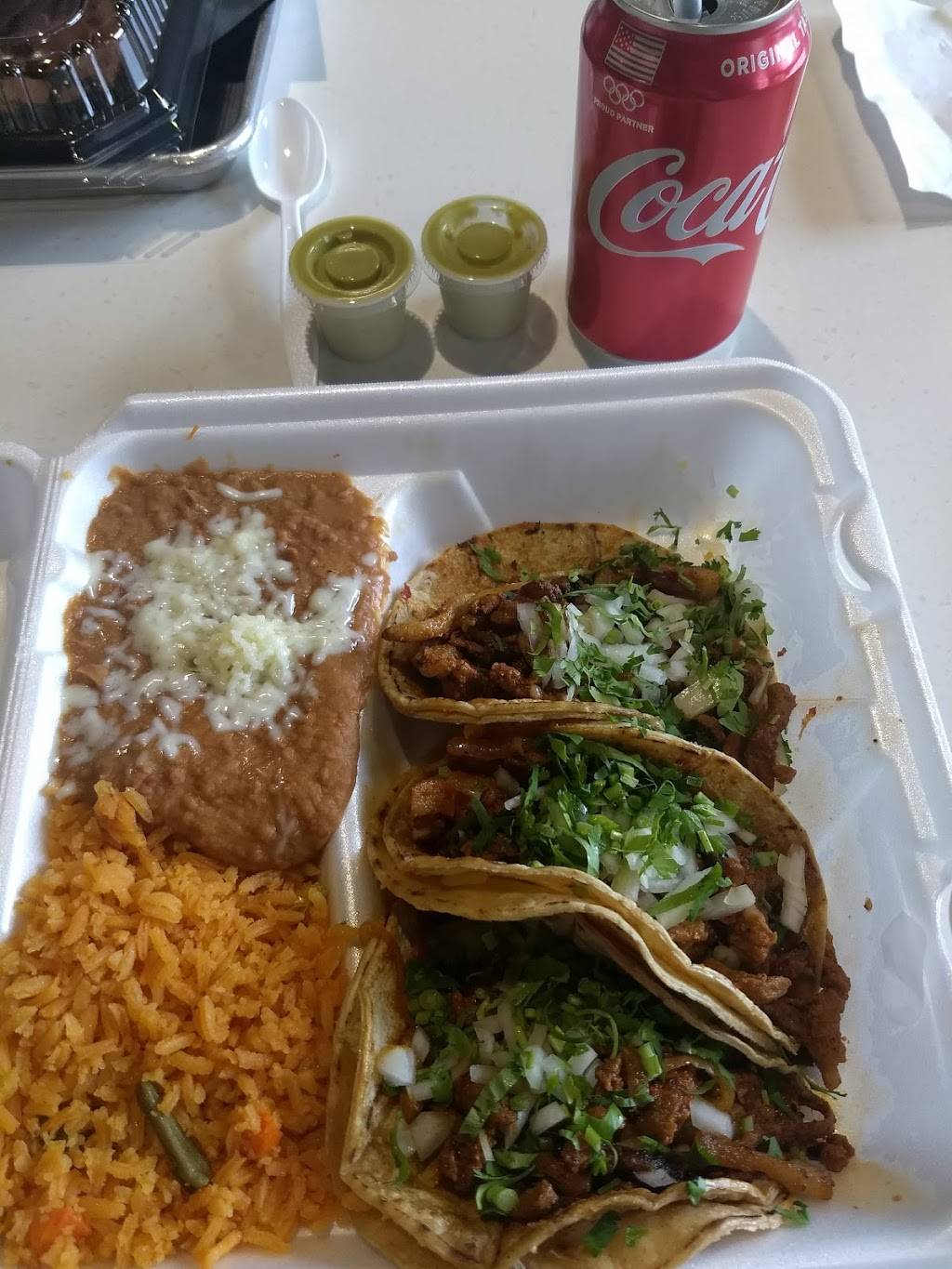 Cilantro Taco Grill | restaurant | 539 Oakbrook Center, Oak Brook, IL 60523, USA | 6308288200 OR +1 630-828-8200