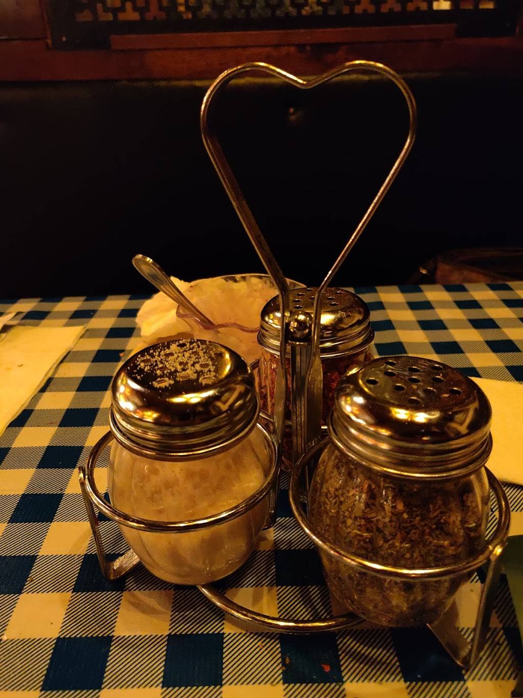 Gullivers Pizza | meal takeaway | 2727 Howard St, Chicago, IL 60645, USA | 7733382166 OR +1 773-338-2166