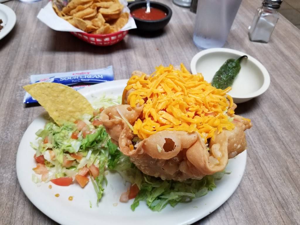 El Patio Restaurant | restaurant | 548 W Main St, Port Lavaca, TX 77979, USA | 3615526316 OR +1 361-552-6316