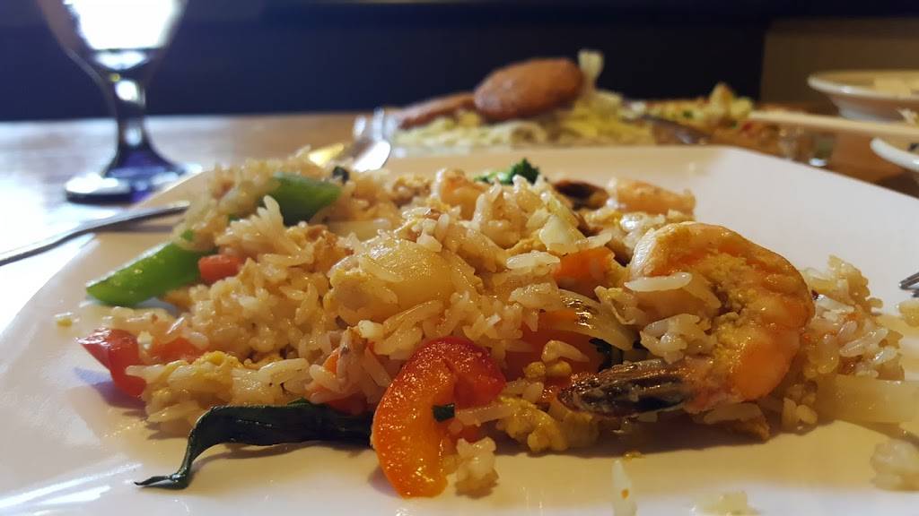 Thai On Highlands | restaurant | 2808 NE Sunset Blvd, Renton, WA 98056, USA | 4257936278 OR +1 425-793-6278