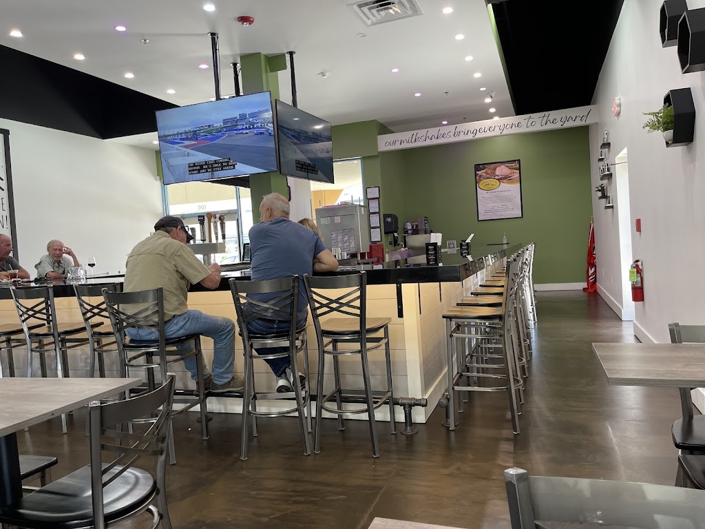 Two Trees Que & Brew | restaurant | 300 Tanger Blvd Ste 100, Branson, MO 65616, USA | 4175441193 OR +1 417-544-1193