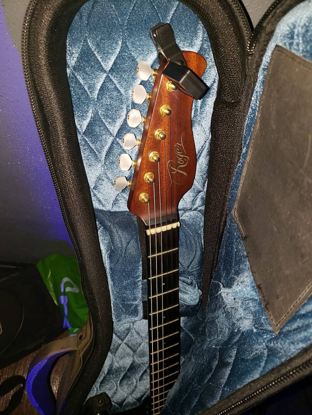 Miguelos Ultra Lounge | restaurant | 219 Broadway, Kissimmee, FL 34741, USA | 4077244920 OR +1 407-724-4920