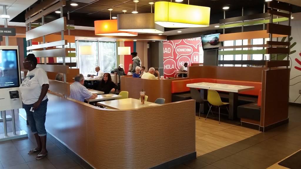 McDonalds | cafe | 233 E Main St, Apopka, FL 32703, USA | 4078860822 OR +1 407-886-0822