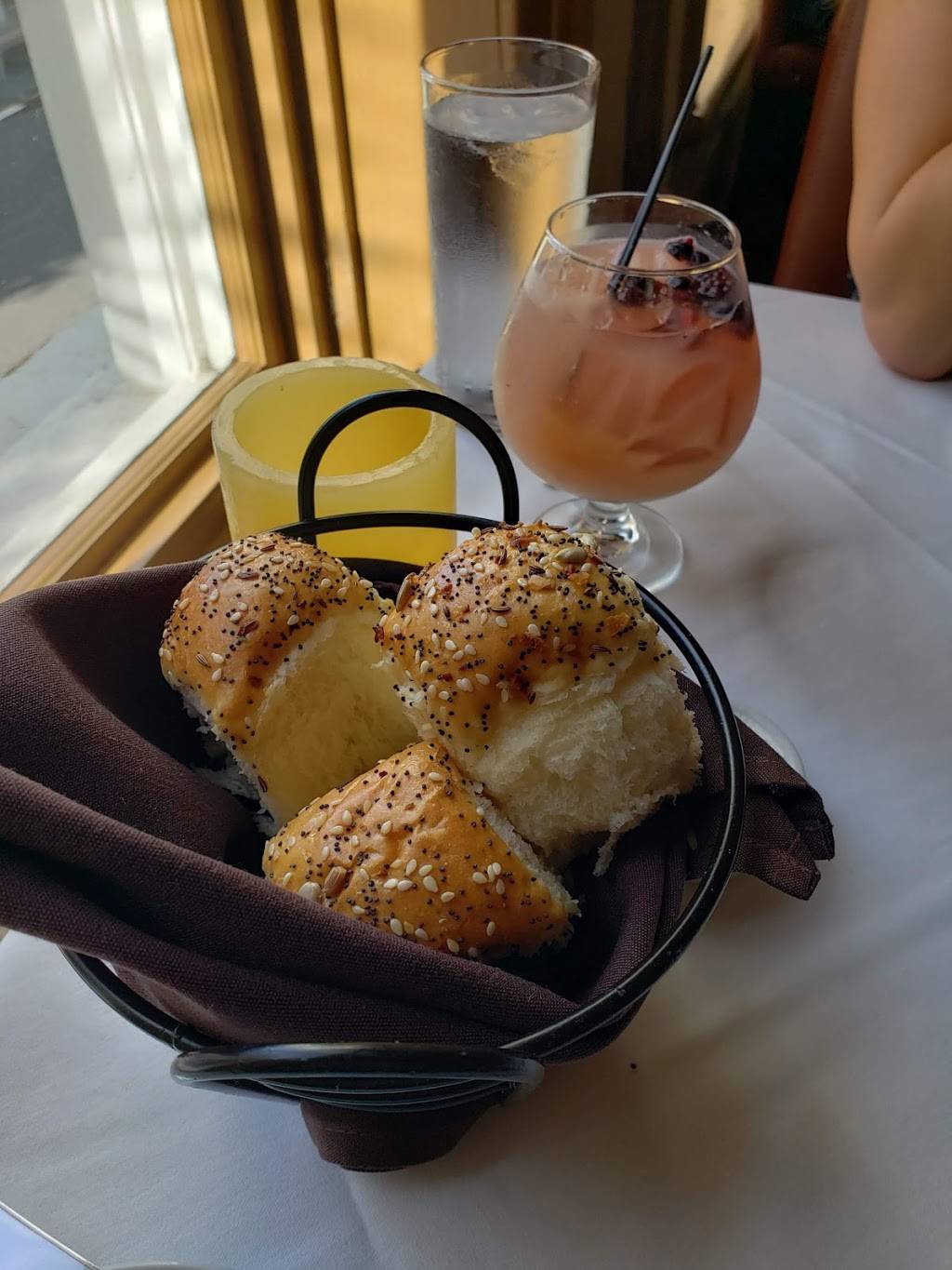 Oak Steakhouse | restaurant | 17 Broad St, Charleston, SC 29401, USA | 8437224220 OR +1 843-722-4220