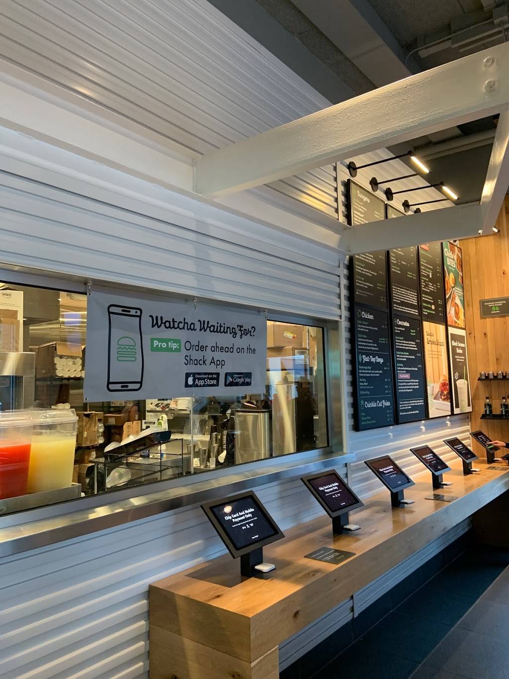 Shake Shack | restaurant | 4786 Admiralty Way, Marina Del Rey, CA 90292, USA | 2136183241 OR +1 213-618-3241