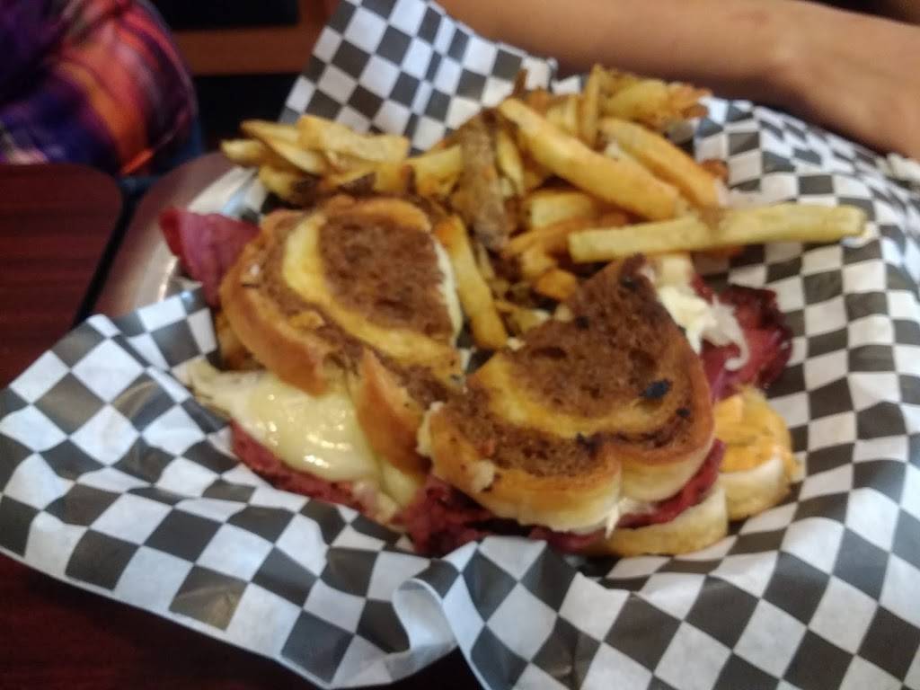 Guernsey Kitchen | restaurant | 709 Wheeling Ave, Cambridge, OH 43725, USA | 7404328990 OR +1 740-432-8990