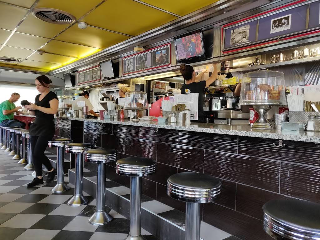 The Breakfast Club | restaurant | 270 Western Ave, Allston, MA 02134, USA | 6177831212 OR +1 617-783-1212