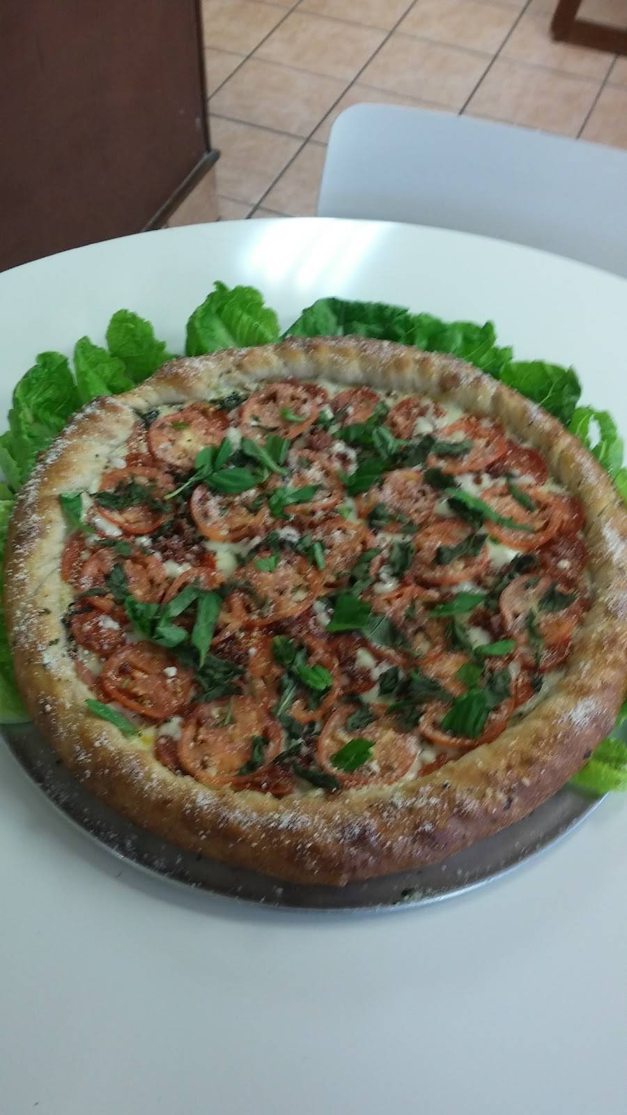 Castello Pizza | restaurant | 994 W Main St, Meriden, CT 06451, USA | 2034402100 OR +1 203-440-2100