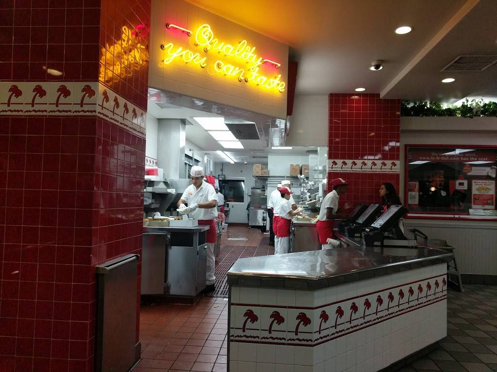 In-N-Out Burger | restaurant | 15575 Hesperian Blvd, San Leandro, CA 94579, USA | 8007861000 OR +1 800-786-1000