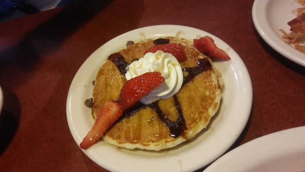 Bakers Square Restaurant & Bakery | restaurant | 6340 Grand Ave, Gurnee, IL 60031, USA | 8478551104 OR +1 847-855-1104