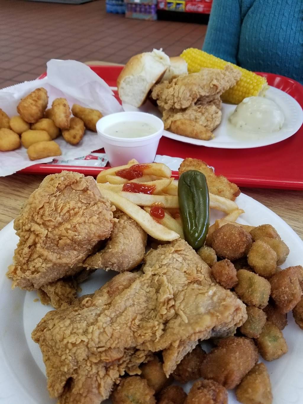 Thomas Fried Chicken | restaurant | 2514 W Marshall Dr, Grand Prairie, TX 75051, USA | 9726418088 OR +1 972-641-8088