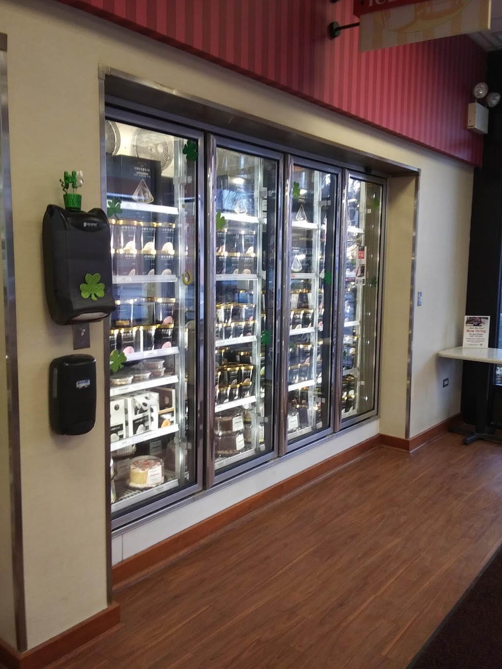 Oberweis Ice Cream and Dairy Store | restaurant | 3055 N Sheffield Ave, Chicago, IL 60657, USA | 7736973317 OR +1 773-697-3317