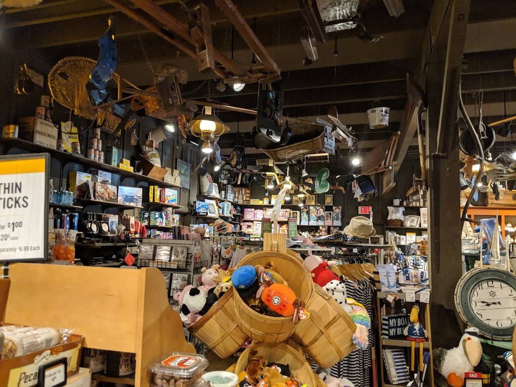 Cracker Barrel Old Country Store | restaurant | 915 N Woodbine Rd, St Joseph, MO 64506, USA | 8162795191 OR +1 816-279-5191