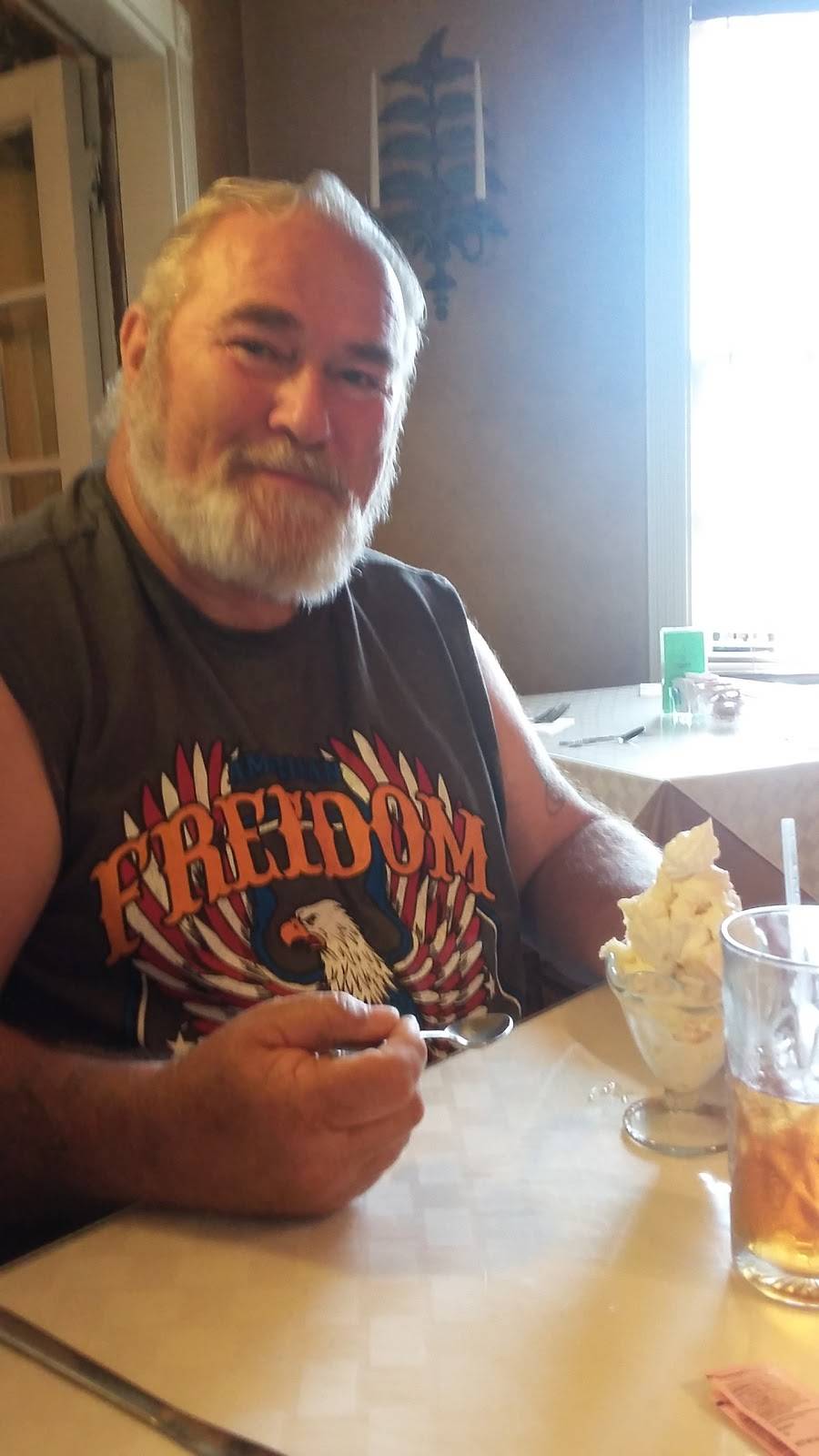 Happy House Restaurant | restaurant | 236 N 8th St, Mayfield, KY 42066, USA | 2702475743 OR +1 270-247-5743