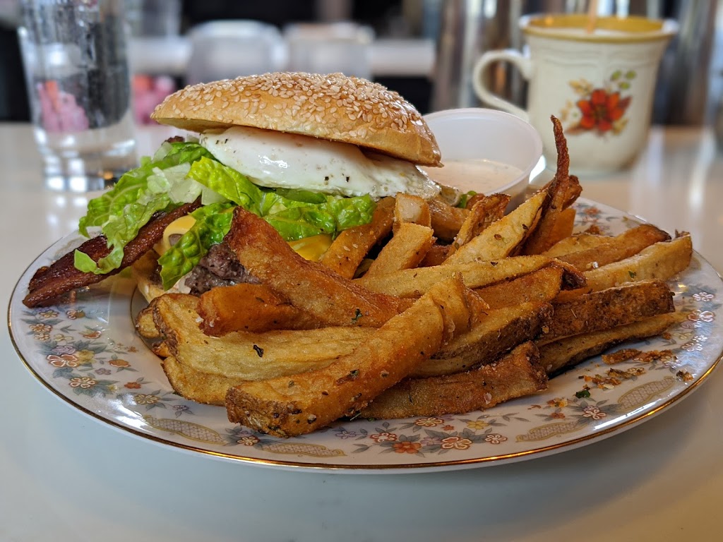 Uncle Wolfies Breakfast Tavern | restaurant | 234 E Vine St, Milwaukee, WI 53212, USA | 4147633021 OR +1 414-763-3021