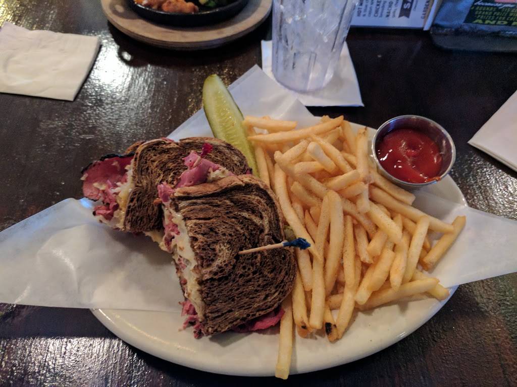 Flying Saucer Draught Emporium | restaurant | 14999 Montfort Dr, Dallas, TX 75254, USA | 9729917093 OR +1 972-991-7093