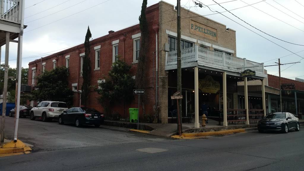 Cafe Sydnie Mae | restaurant | 140 E Bridge St, Breaux Bridge, LA 70517, USA | 3379092377 OR +1 337-909-2377