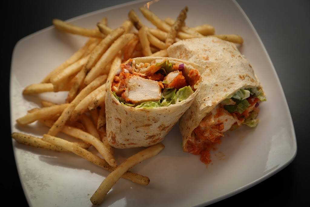 Surf District Rock n Roll Grill | restaurant | 619 Buddy Holly Pl, Clear Lake, IA 50428, USA | 6413571222 OR +1 641-357-1222