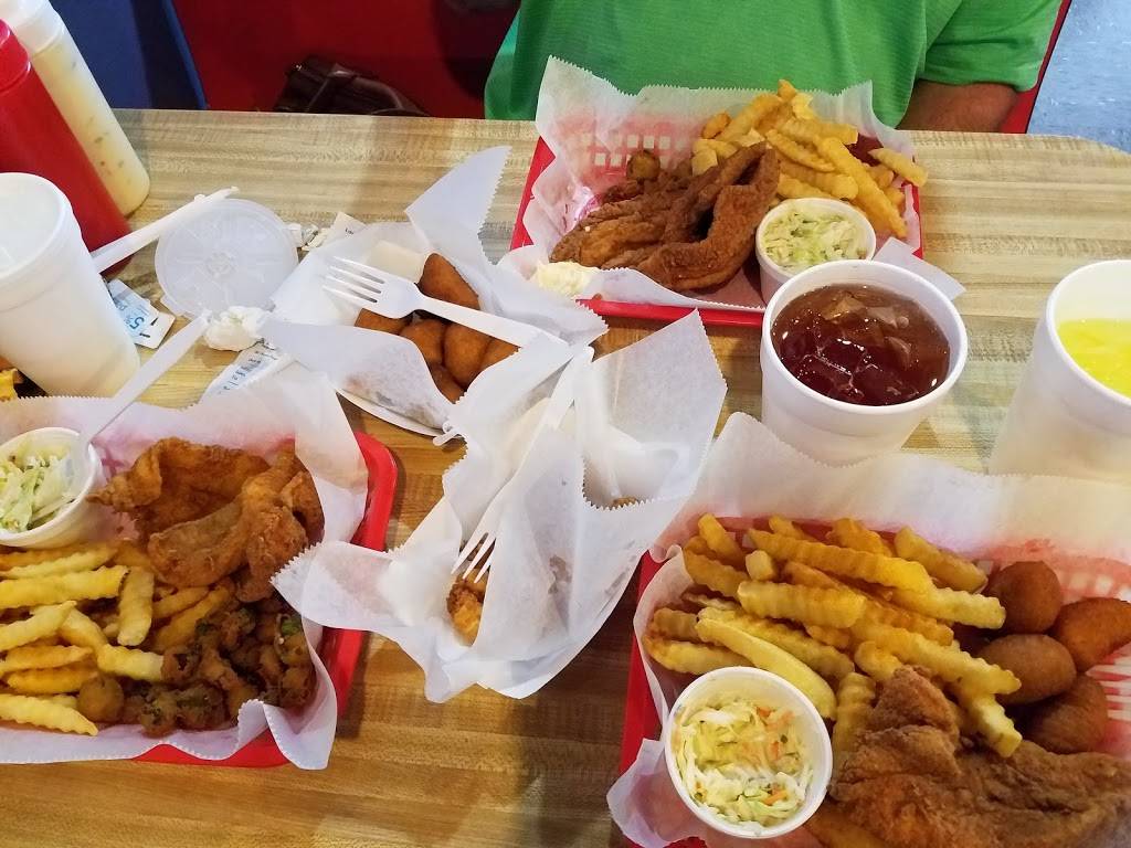 Low Country Shrimper | restaurant | 105 E Butler Rd, Mauldin, SC 29662, USA | 8645341520 OR +1 864-534-1520