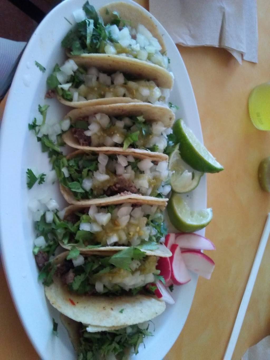 Taqueria Taco Riendo | restaurant | 127 W Main St, Apopka, FL 32703, USA | 4078890300 OR +1 407-889-0300