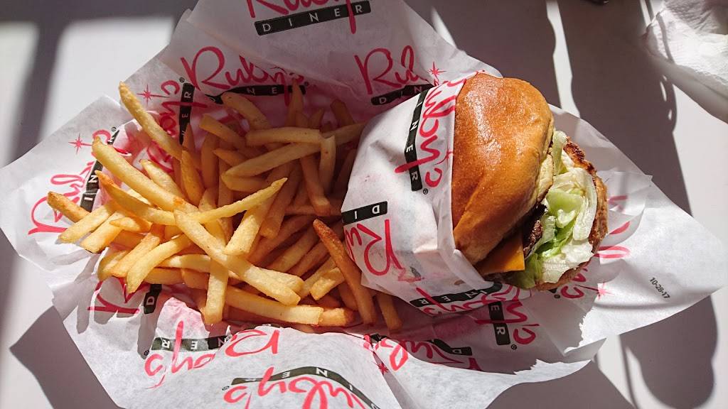 Rubys Diner | restaurant | 1 Balboa Pier #1, Newport Beach, CA 92661, USA | 9496757829 OR +1 949-675-7829