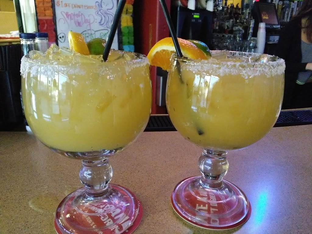 Compadres | Bar & Grill | restaurant | 1687 Hillman St, Tulare, CA 93274, USA | 5596868882 OR +1 559-686-8882