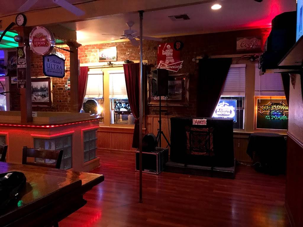 Main Street Bar & Grill | restaurant | 627 Main St, Suisun City, CA 94585, USA | 7074286270 OR +1 707-428-6270