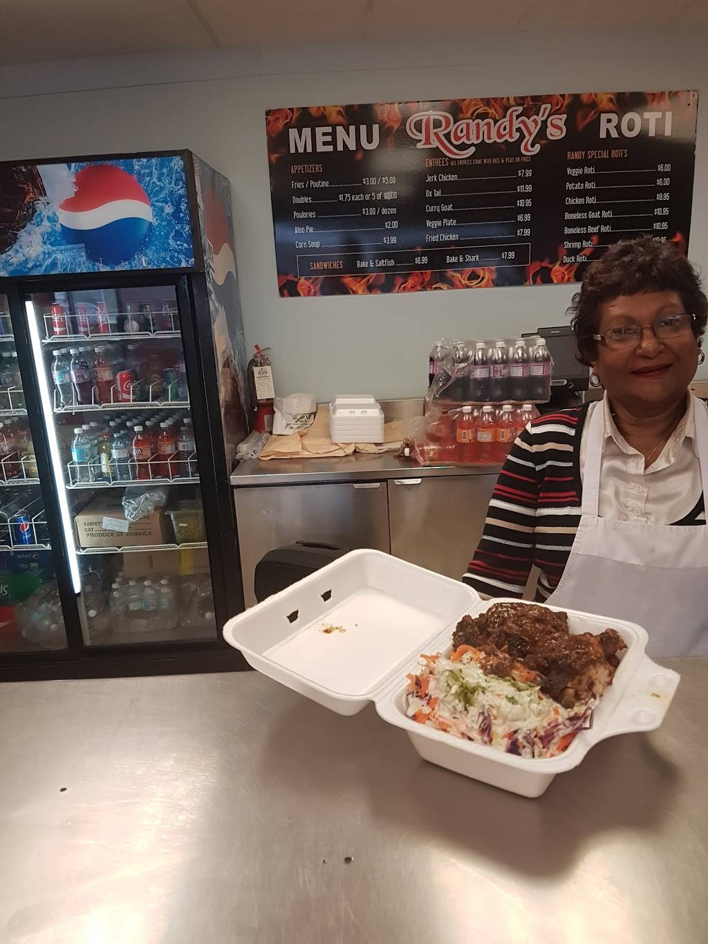 Randys Roti & Doubles | restaurant | 2903 Derry Rd E, Mississauga, ON L4T 1A6, Canada | 9056787684 OR +1 905-678-7684