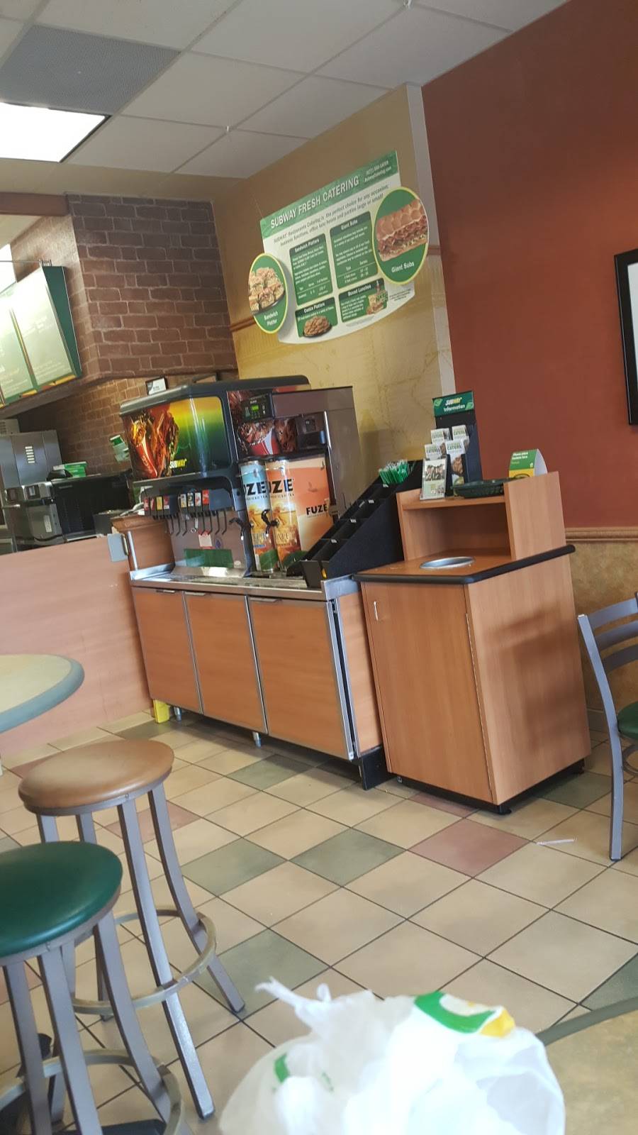 Subway | restaurant | 100 E Fleming Dr, Morganton, NC 28655, USA | 8284320070 OR +1 828-432-0070