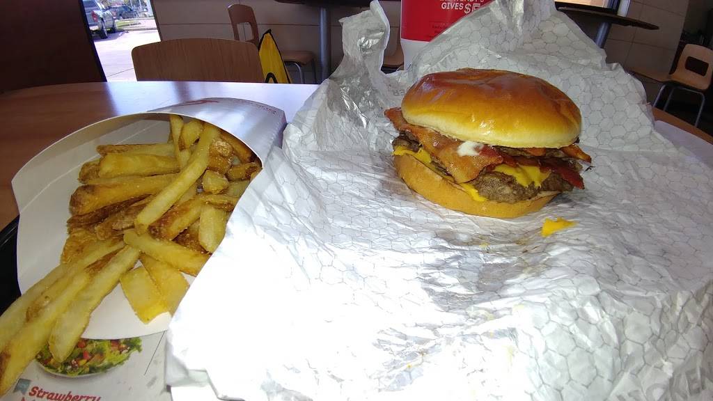 Wendys | restaurant | 3710 Scott St, Houston, TX 77004, USA | 8325094395 OR +1 832-509-4395