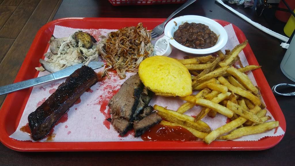 Big Johns Rockin BBQ | restaurant | 324 Broadway, Kissimmee, FL 34741, USA | 4074837770 OR +1 407-483-7770