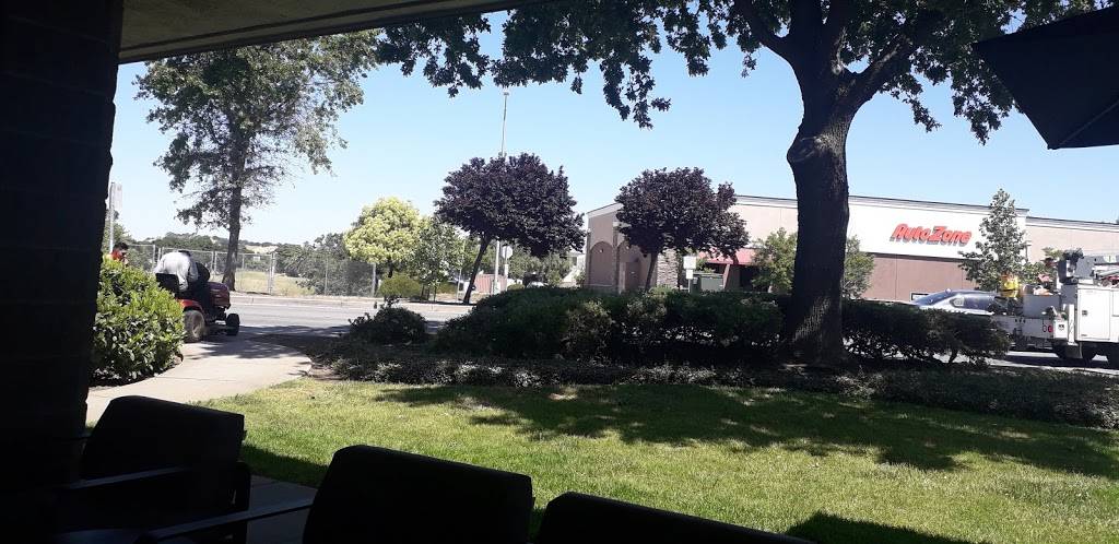 Starbucks | cafe | 251 Vineyard Town Center Way, Morgan Hill, CA 95037, USA | 4087798692 OR +1 408-779-8692