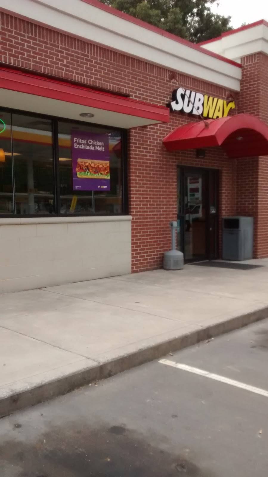 Subway | restaurant | 601 Edgemoor Rd, Powell, TN 37849, USA | 8659453600 OR +1 865-945-3600