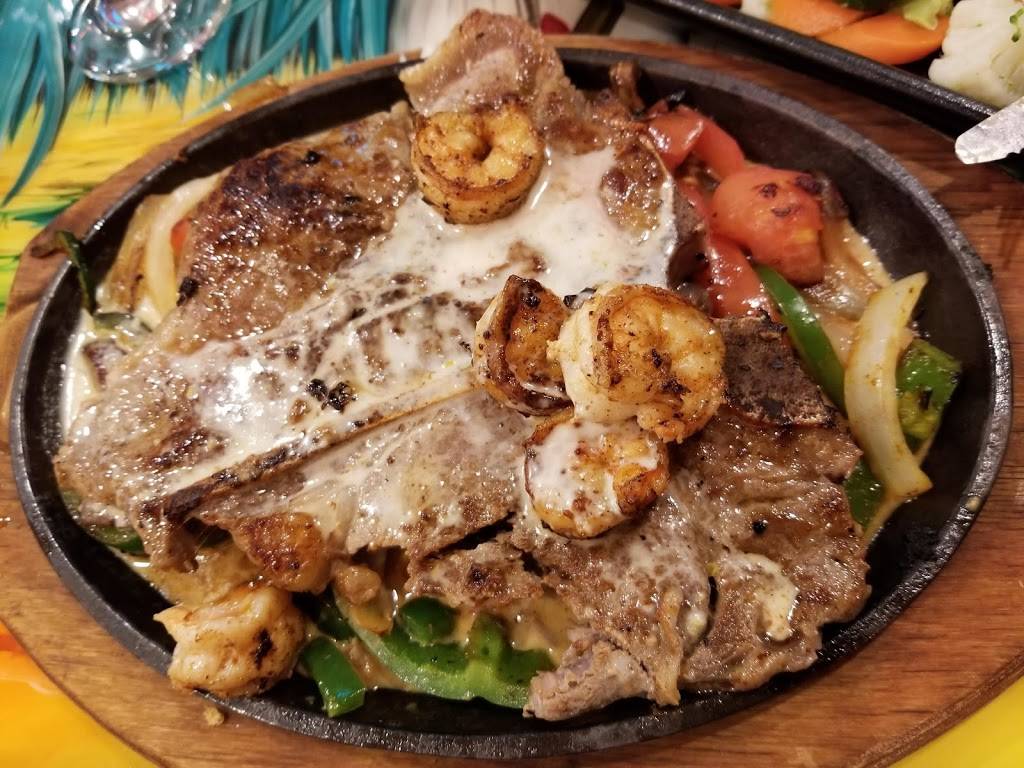 Los Tres Hermanos | restaurant | 31 N Wisconsin St, Elkhorn, WI 53121, USA | 2623791658 OR +1 262-379-1658