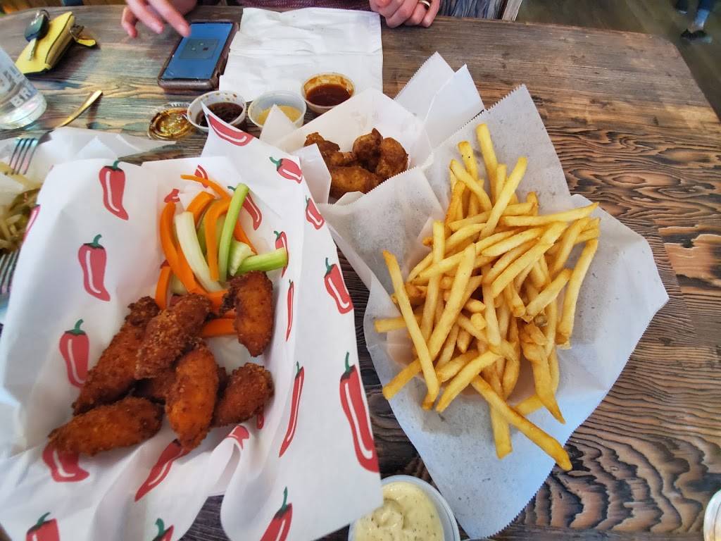 Wing Man | restaurant | 101 E Cotati Ave, Cotati, CA 94931, USA | 7077949464 OR +1 707-794-9464