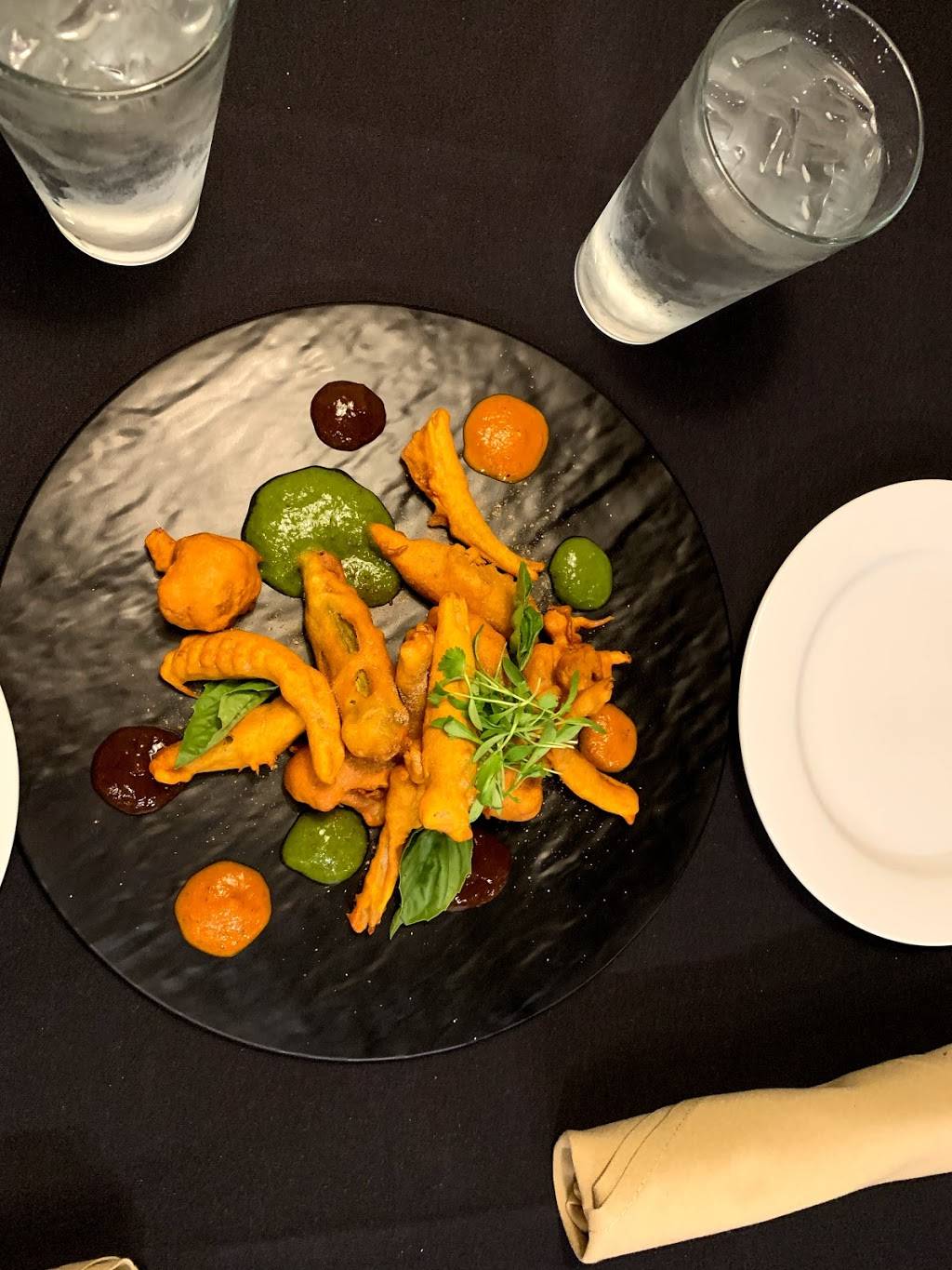 Sherpa Kitchen | restaurant | 1533 W Elliot Rd #101, Gilbert, AZ 85233, USA | 4806871187 OR +1 480-687-1187