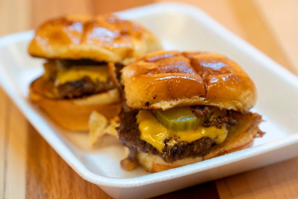 Slider Shak | restaurant | 4628 S Seneca St, Wichita, KS 67217, USA | 3163527486 OR +1 316-352-7486