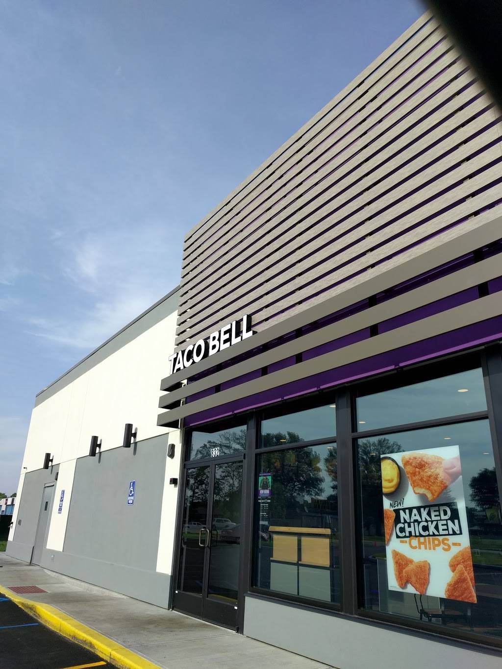 Taco Bell | meal takeaway | 832 Factory Outlet Blvd, West Frankfort, IL 62896, USA | 6189372331 OR +1 618-937-2331