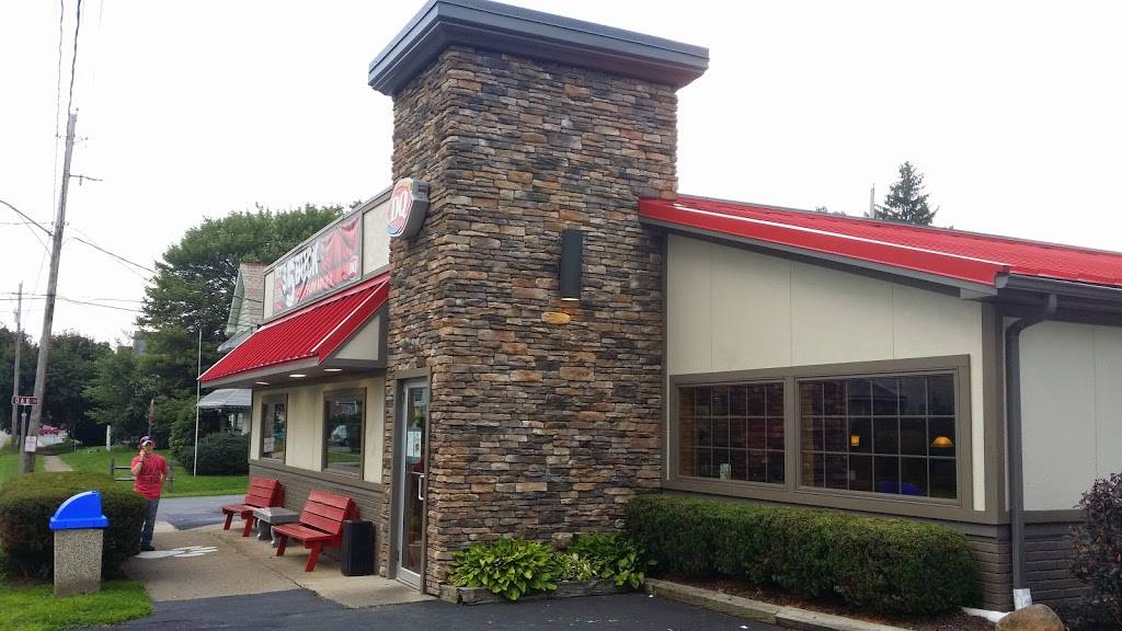 Dairy Queen | restaurant | 262 S N Market St, East Palestine, OH 44413, USA | 3304262652 OR +1 330-426-2652