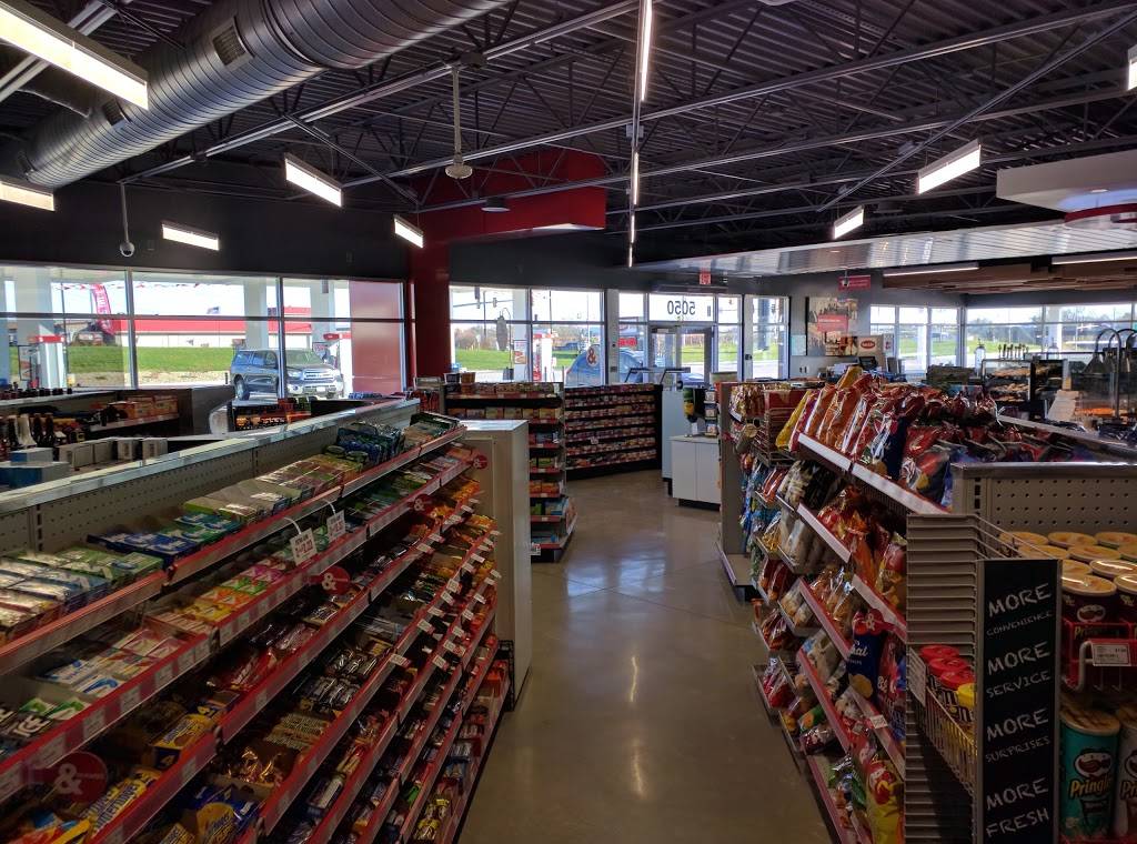 Kum & Go | meal takeaway | 5050 NW 2nd St, Des Moines, IA 50313, USA | 5152439365 OR +1 515-243-9365