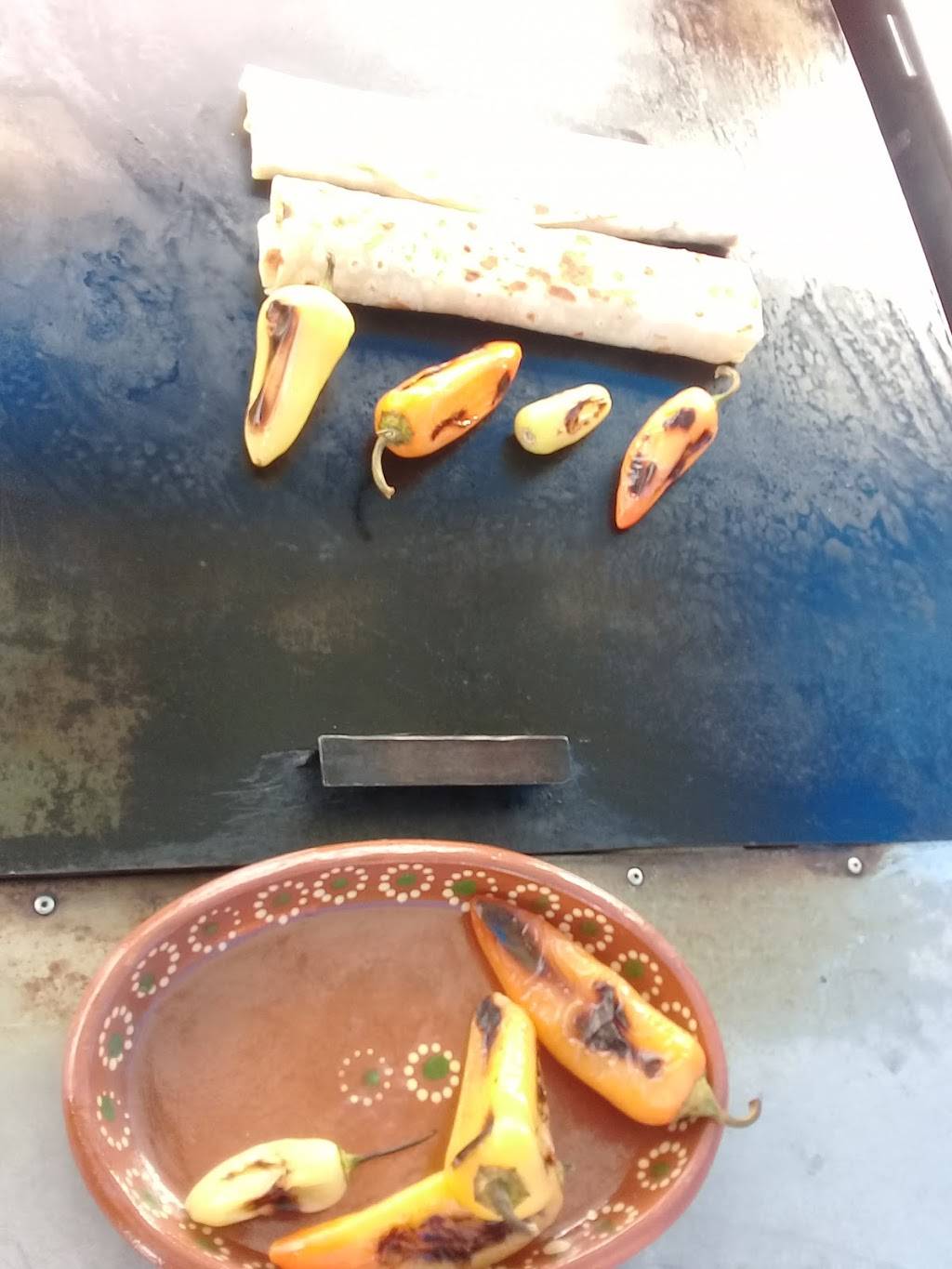 Burritos Al Comal | restaurant | David Alfaro Siqueiros S/N, Nueva Tijuana, 22435 Tijuana, B.C., Mexico | 016644299505 OR +52 664 429 9505