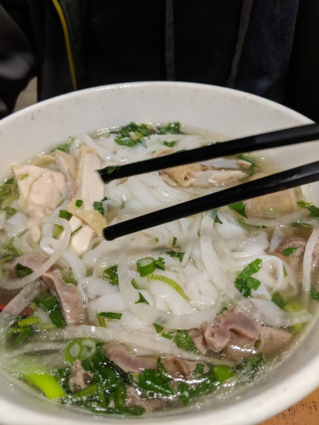 Quan Ngon Vietnamese Noodle House | restaurant | 2511 Noriega St, San Francisco, CA 94122, USA | 4155663275 OR +1 415-566-3275